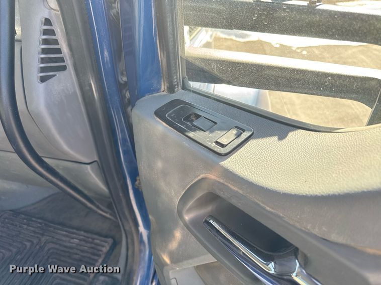 image for item EG7054 2015 Kenworth T880 roll-off container truck