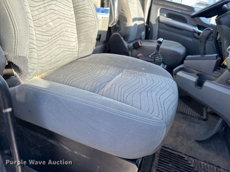 image for item EG7054 2015 Kenworth T880 roll-off container truck