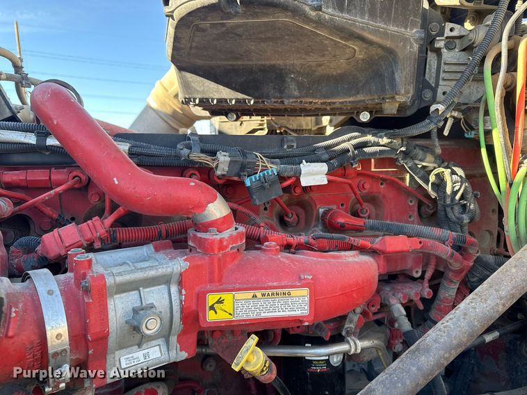 image for item EG7054 2015 Kenworth T880 roll-off container truck