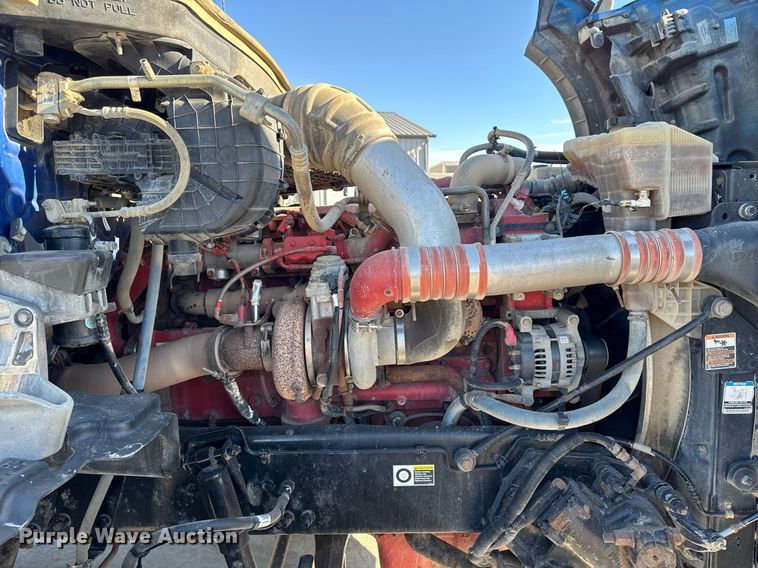 image for item EG7054 2015 Kenworth T880 roll-off container truck