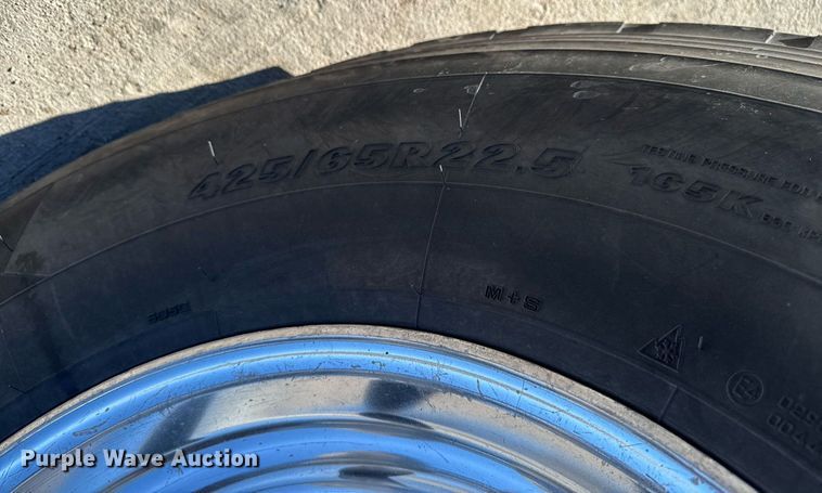 image for item EG7054 2015 Kenworth T880 roll-off container truck