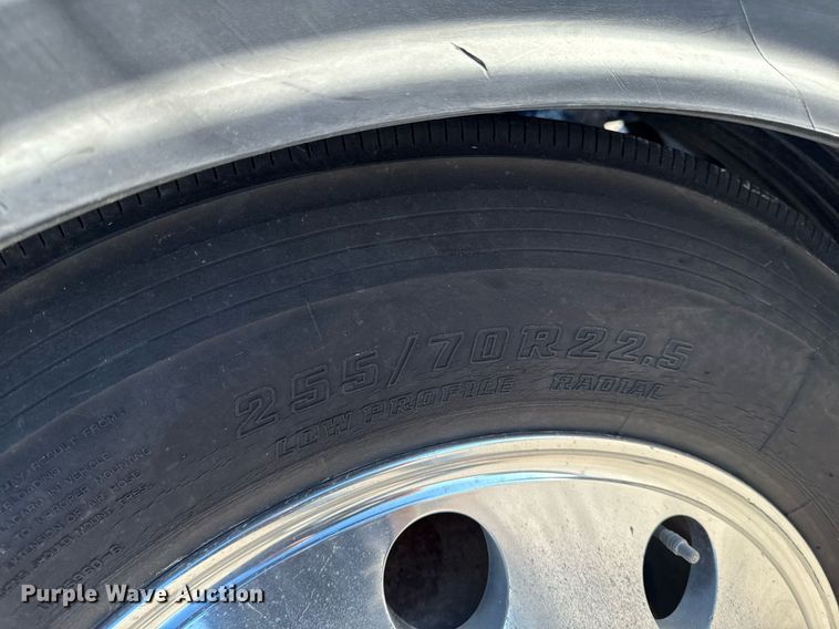 image for item EG7054 2015 Kenworth T880 roll-off container truck