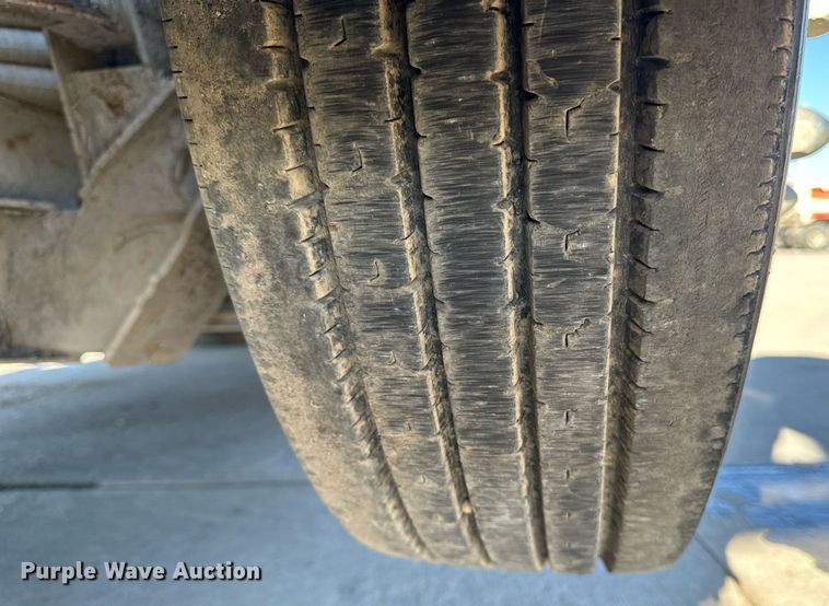 image for item EG7054 2015 Kenworth T880 roll-off container truck