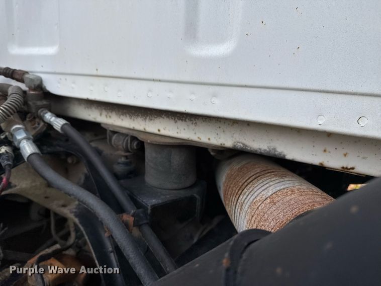 image for item EG7913 2000 Sterling AT9 semi truck