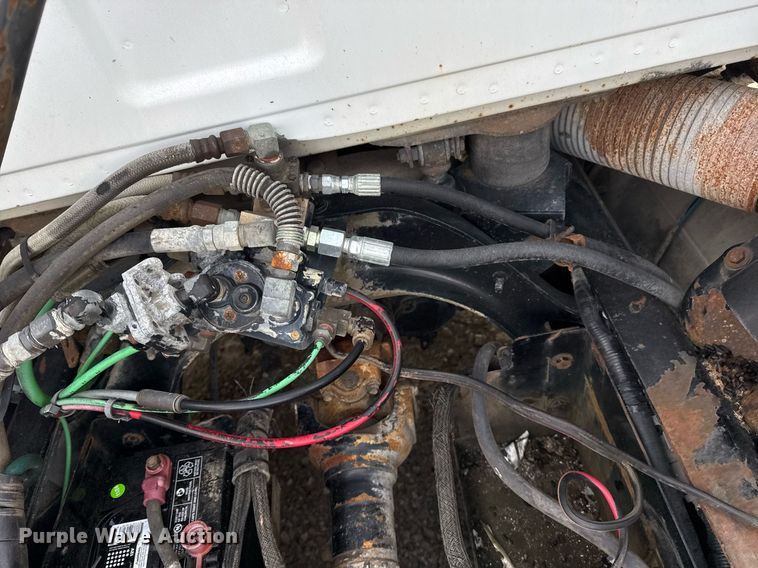 image for item EG7913 2000 Sterling AT9 semi truck