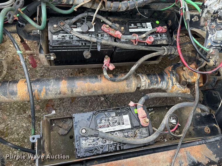 image for item EG7913 2000 Sterling AT9 semi truck