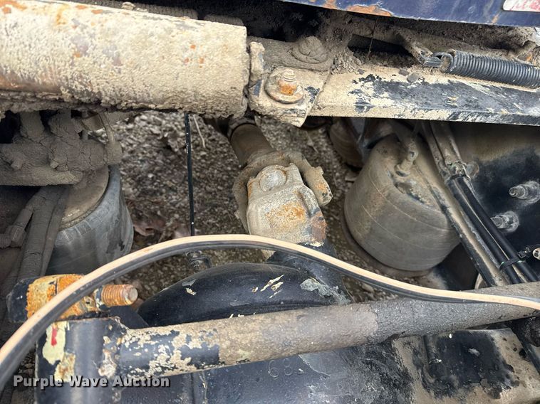 image for item EG7913 2000 Sterling AT9 semi truck