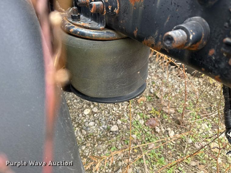 image for item EG7913 2000 Sterling AT9 semi truck