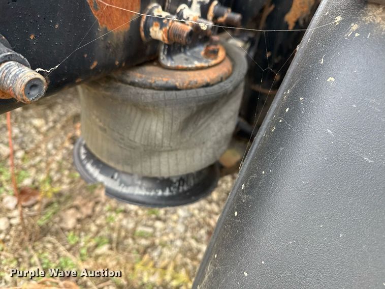 image for item EG7913 2000 Sterling AT9 semi truck