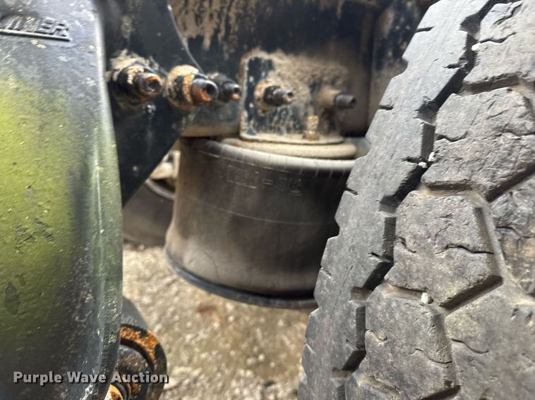 image for item EG7913 2000 Sterling AT9 semi truck