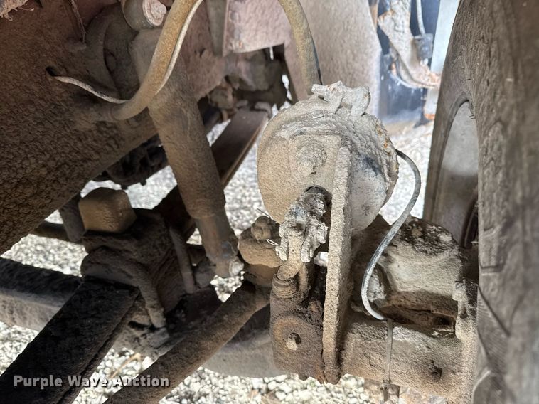 image for item EG7913 2000 Sterling AT9 semi truck