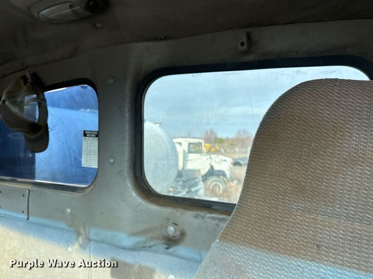 image for item EG7913 2000 Sterling AT9 semi truck