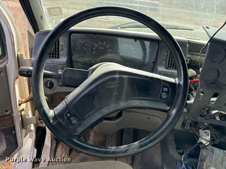 image for item EG7913 2000 Sterling AT9 semi truck