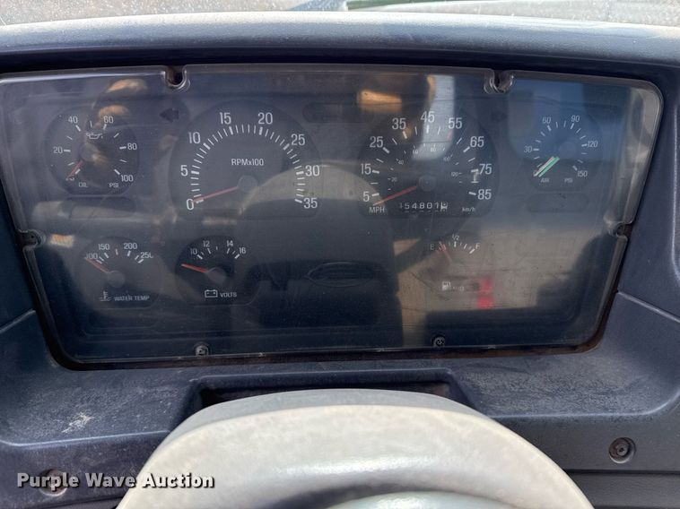 image for item EG7913 2000 Sterling AT9 semi truck