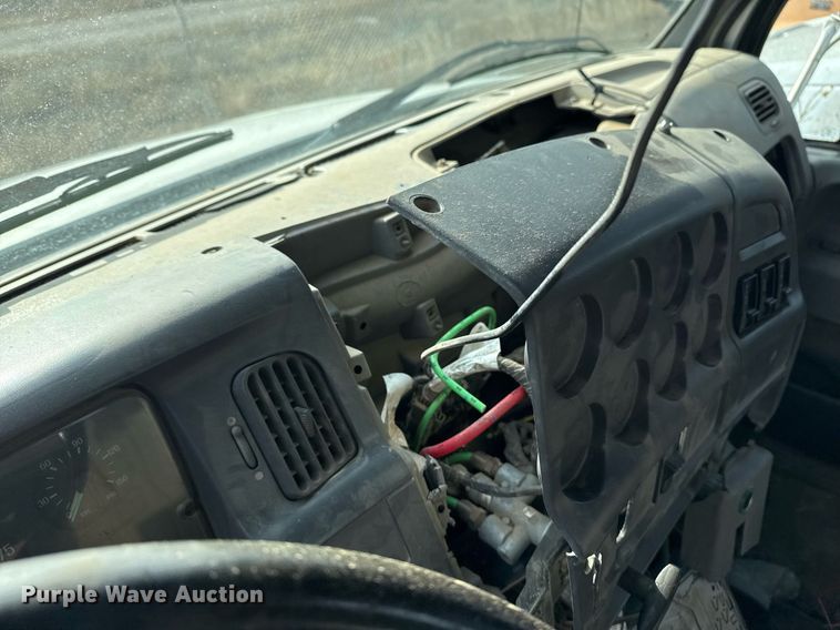 image for item EG7913 2000 Sterling AT9 semi truck