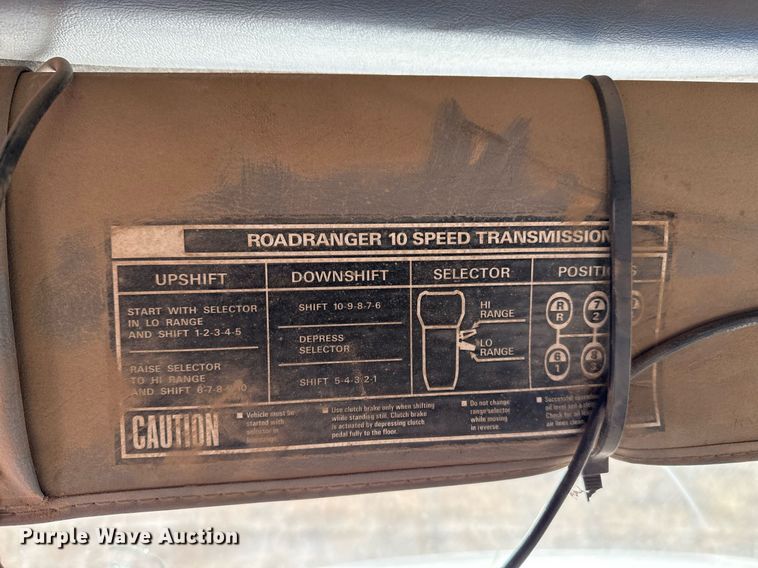 image for item EG7913 2000 Sterling AT9 semi truck