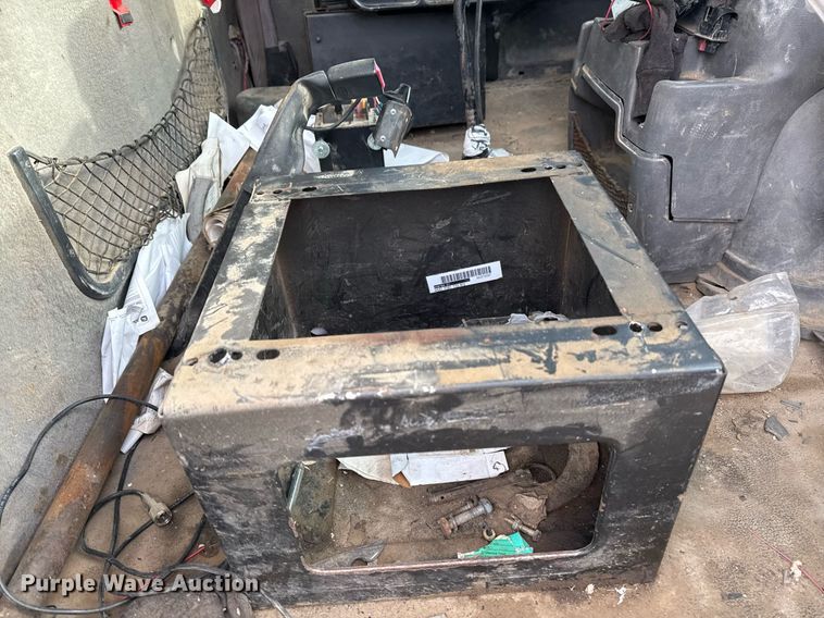 image for item EG7913 2000 Sterling AT9 semi truck