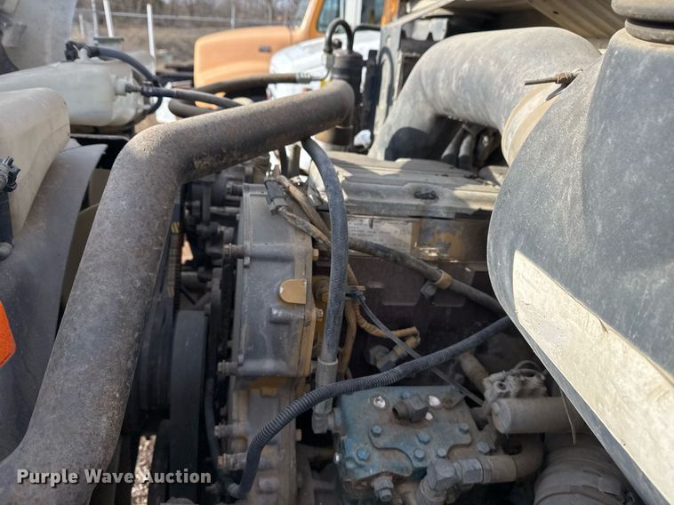 image for item EG7913 2000 Sterling AT9 semi truck