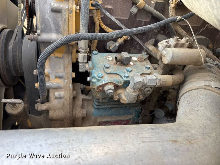 image for item EG7913 2000 Sterling AT9 semi truck