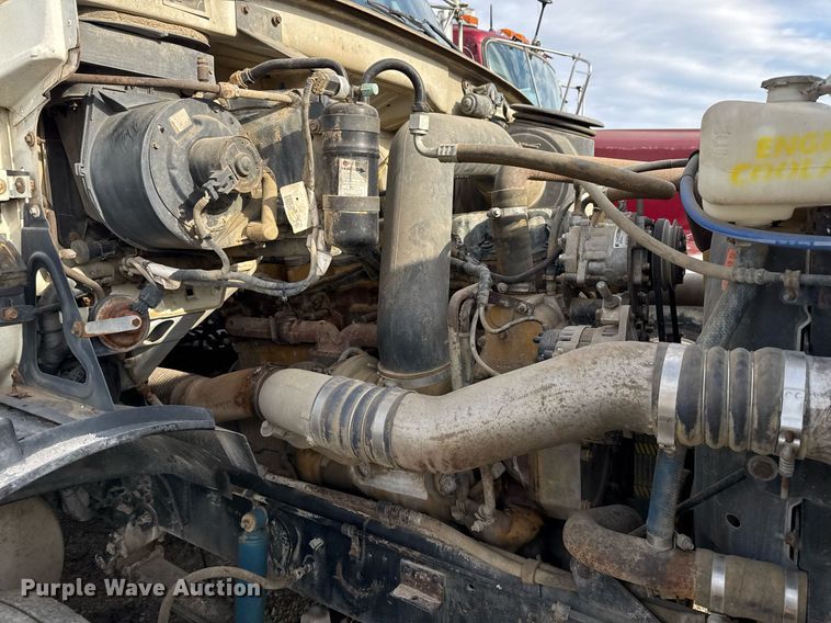 image for item EG7913 2000 Sterling AT9 semi truck