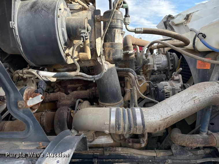 image for item EG7913 2000 Sterling AT9 semi truck