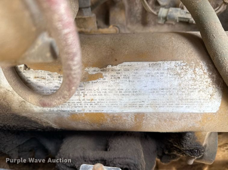 image for item EG7913 2000 Sterling AT9 semi truck