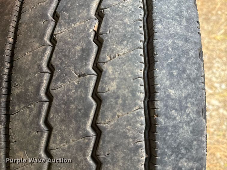 image for item EG7913 2000 Sterling AT9 semi truck