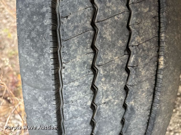 image for item EG7913 2000 Sterling AT9 semi truck