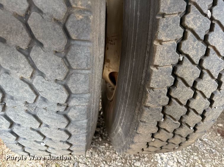 image for item EG7913 2000 Sterling AT9 semi truck