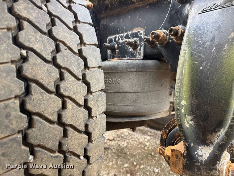 image for item EG7913 2000 Sterling AT9 semi truck