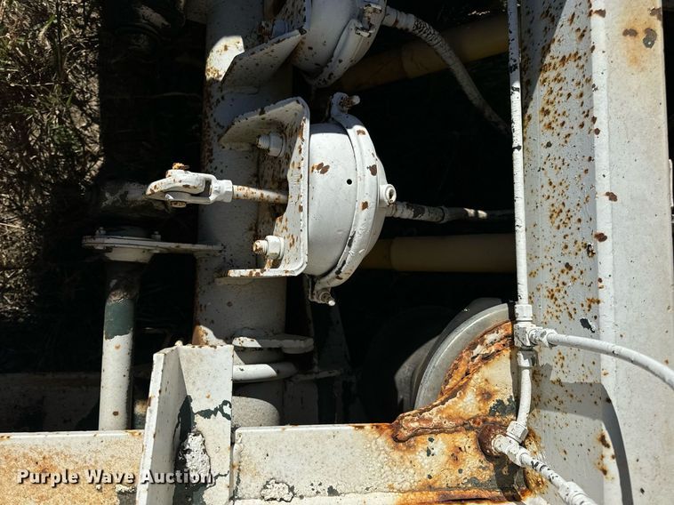 image for item EH7093 1990 Trail King TK60J trailer dolly