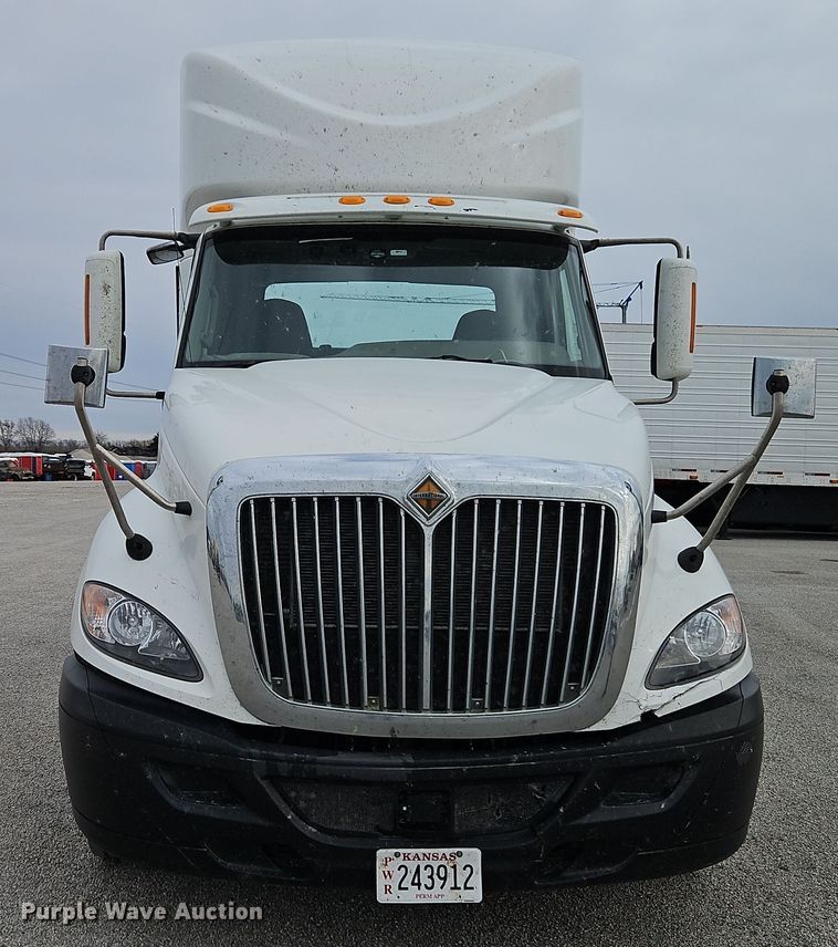 image for item EI8613 2014 International Prostar 122 semi truck