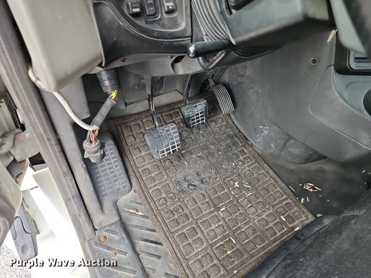 image for item EI8613 2014 International Prostar 122 semi truck