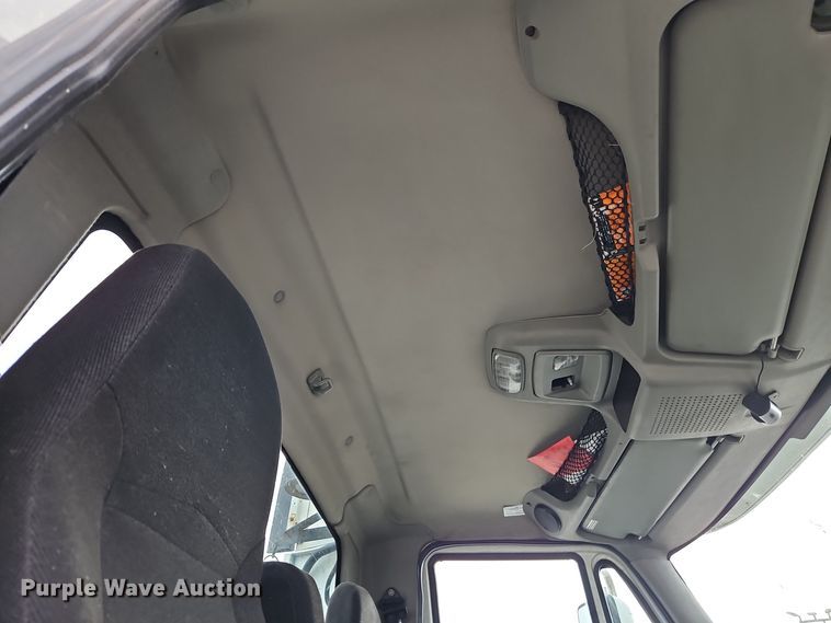 image for item EI8613 2014 International Prostar 122 semi truck