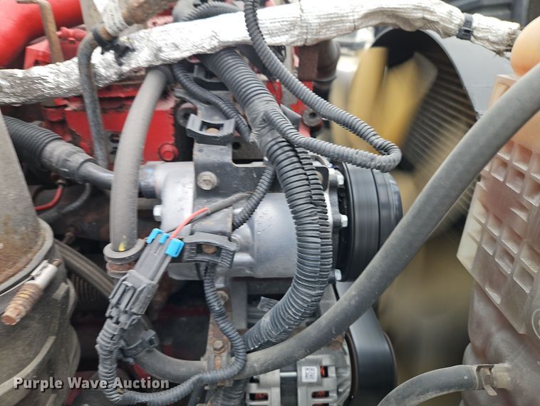 image for item EI8613 2014 International Prostar 122 semi truck