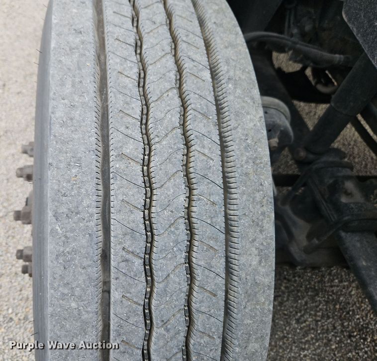 image for item EI8613 2014 International Prostar 122 semi truck