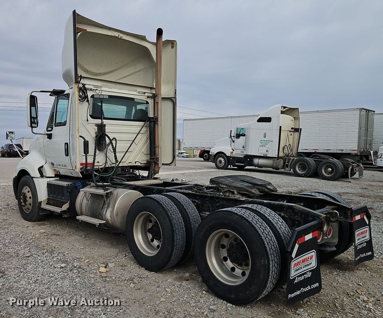 image for item EI8614 2016 International Prostar 122 6x4 semi truck