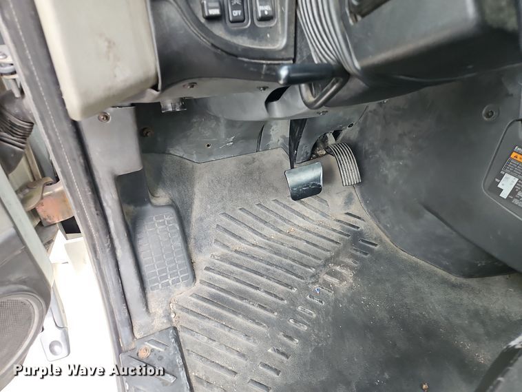 image for item EI8614 2016 International Prostar 122 6x4 semi truck