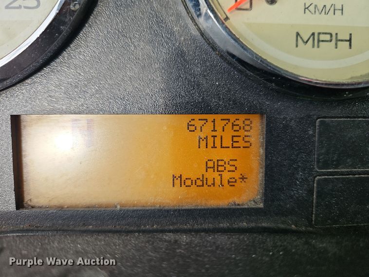 image for item EI8614 2016 International Prostar 122 6x4 semi truck