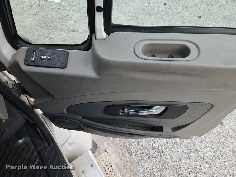 image for item EI8614 2016 International Prostar 122 6x4 semi truck