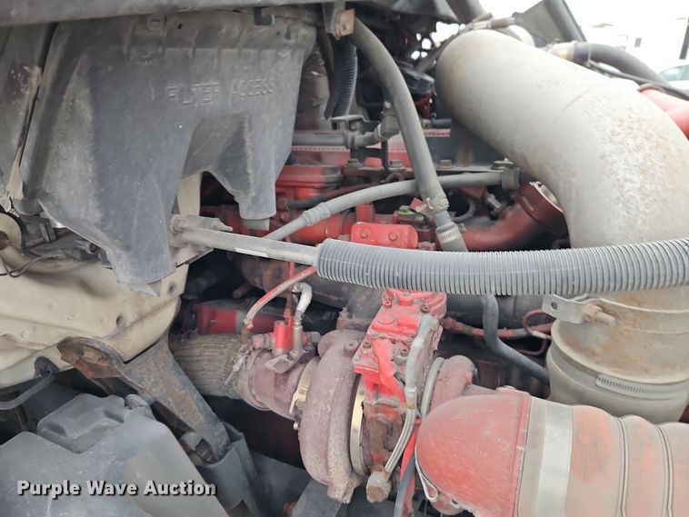 image for item EI8614 2016 International Prostar 122 6x4 semi truck