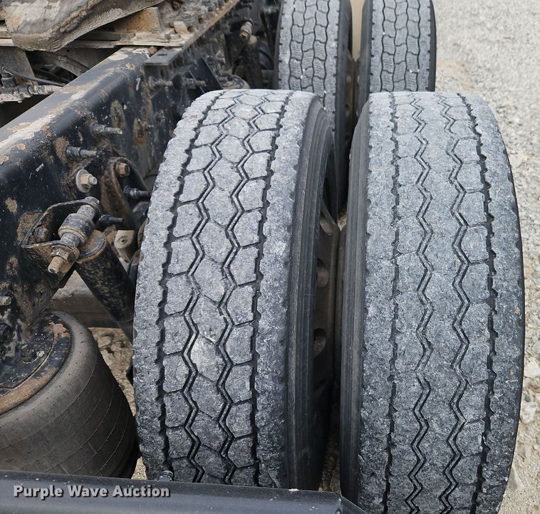 image for item EI8614 2016 International Prostar 122 6x4 semi truck