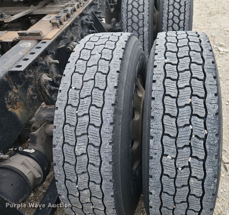 image for item EI8614 2016 International Prostar 122 6x4 semi truck