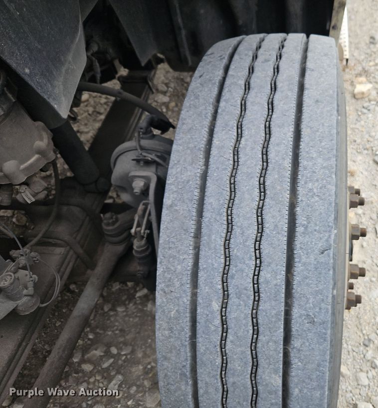 image for item EI8614 2016 International Prostar 122 6x4 semi truck