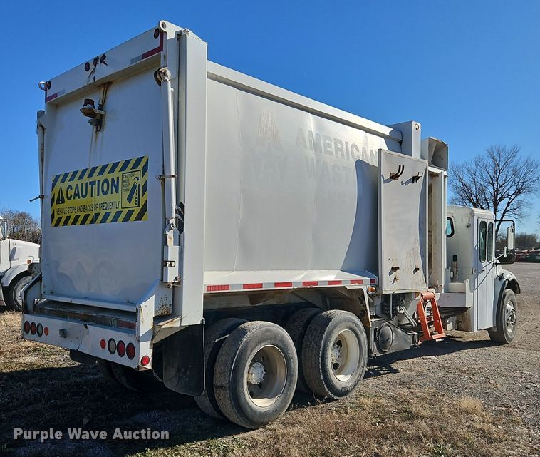image for item EI8662 2005 Freightliner M2 Business Class refuse truck