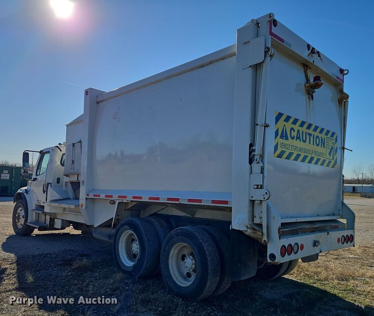 image for item EI8662 2005 Freightliner M2 Business Class refuse truck