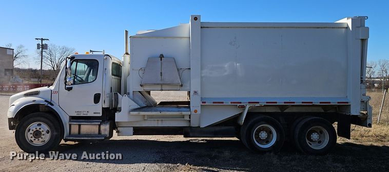 image for item EI8662 2005 Freightliner M2 Business Class refuse truck