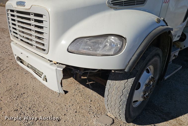 image for item EI8662 2005 Freightliner M2 Business Class refuse truck