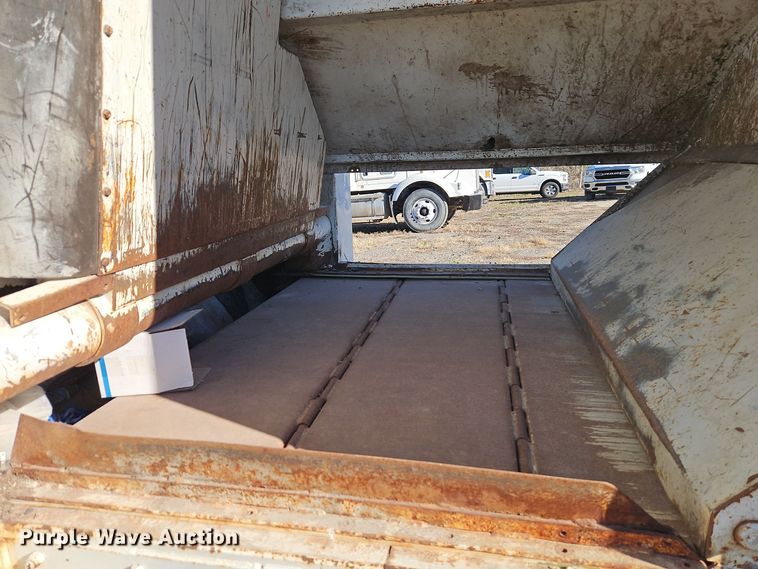 image for item EI8662 2005 Freightliner M2 Business Class refuse truck