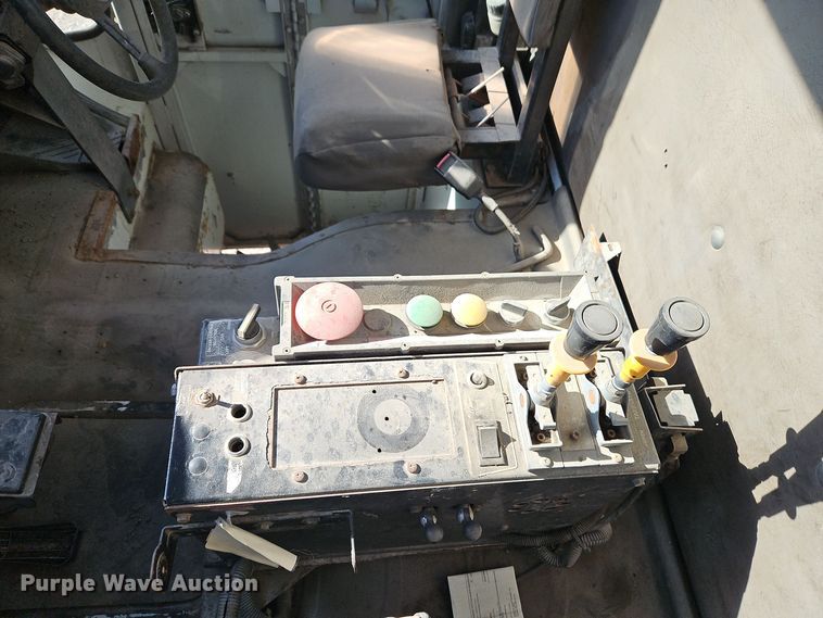 image for item EI8662 2005 Freightliner M2 Business Class refuse truck